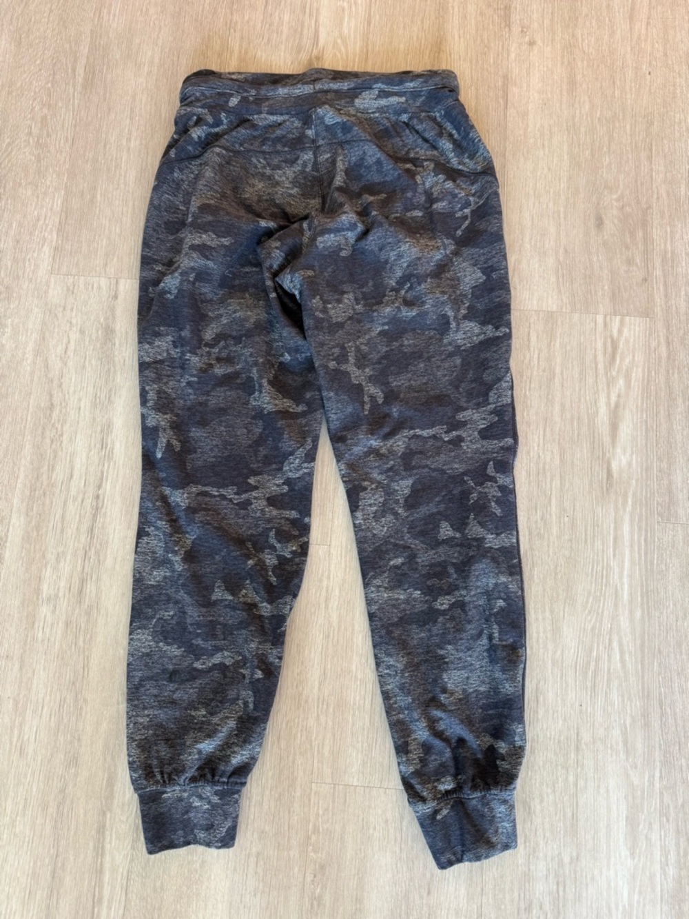 Lululemon Grey Camo Joggers 4 - Picture 3 of 4